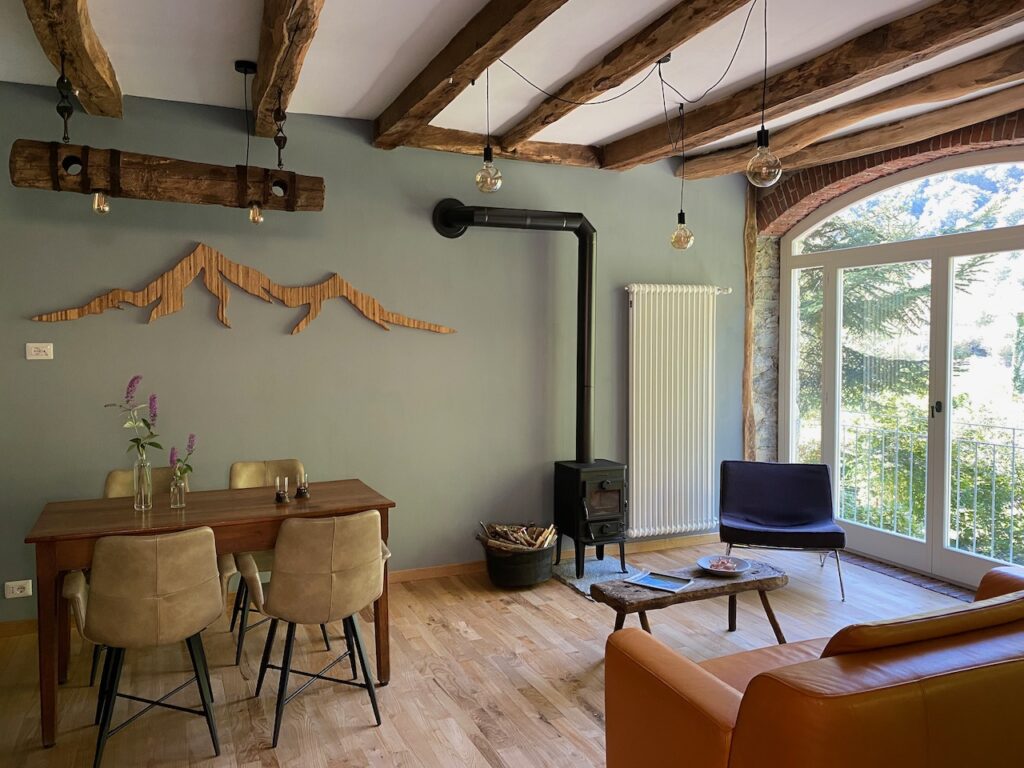 Woonkamer appartement Stella Mountain Cabin Valsesia